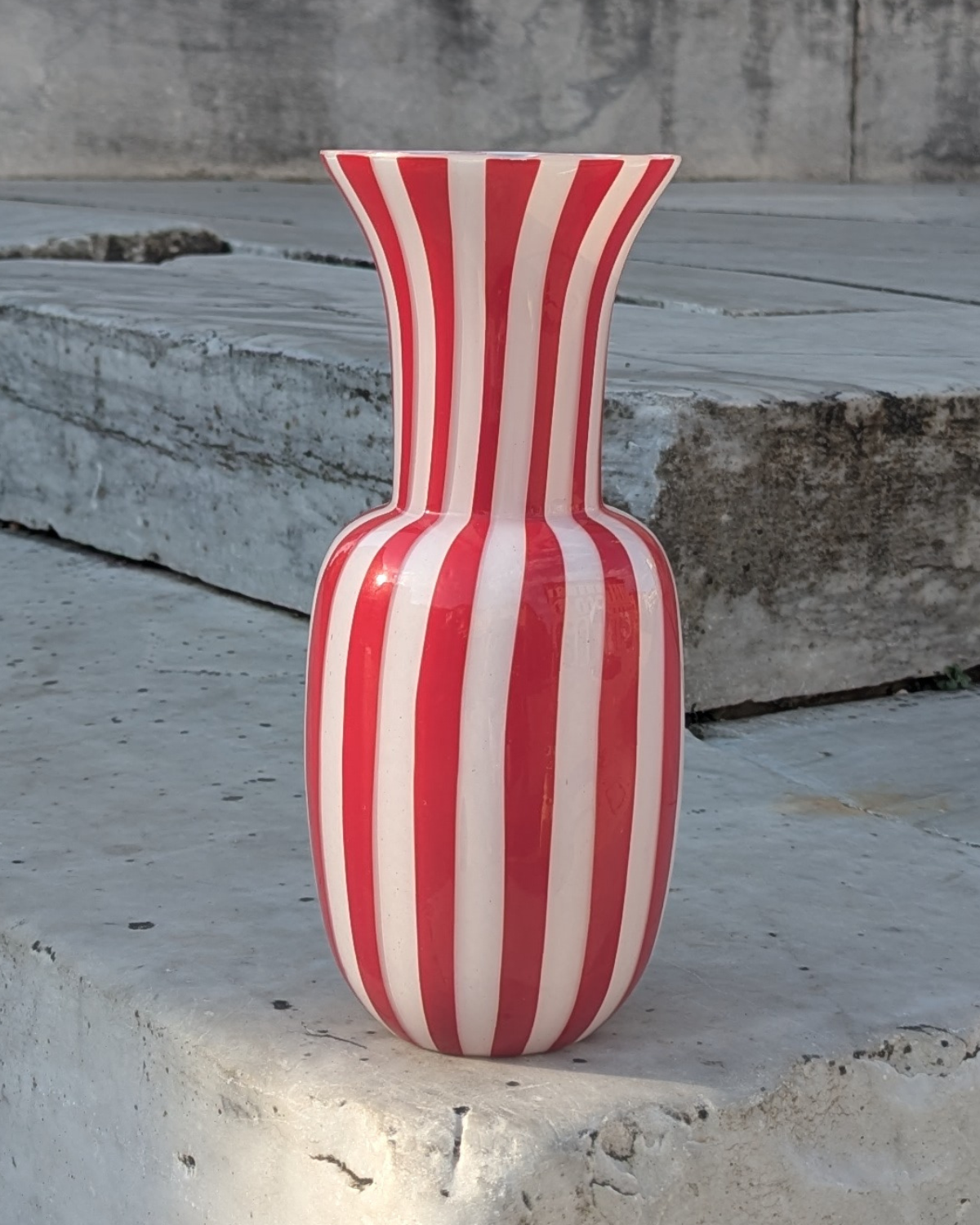 Stripey glass vase in red and white