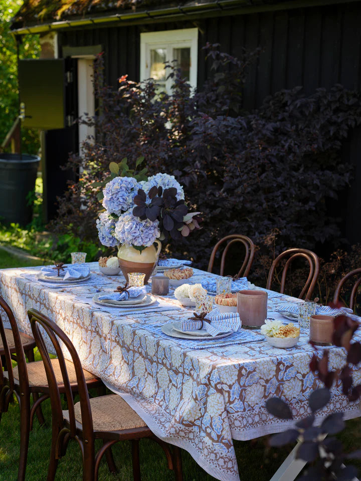 Tablecloth with Dahlia print in Brown & Blue